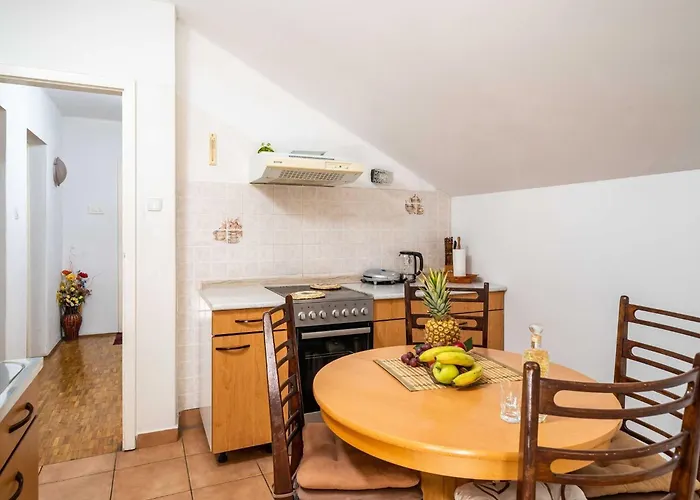 Lejlighed & Mara & Petrunjela - One Bedroom With Balcony And Sea View *