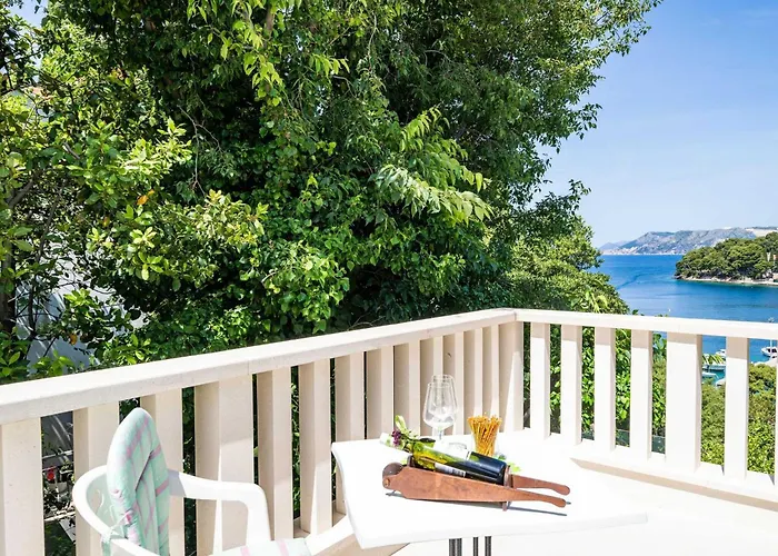 Lejlighed & Mara & Petrunjela - One Bedroom With Balcony And Sea View Cavtat
