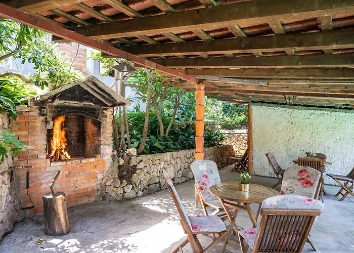 Lejlighed & Mara & Petrunjela - One Bedroom With Balcony And Sea View *