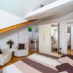 & Mara & Petrunjela - One Bedroom With Balcony And Sea View Lejlighed Cavtat