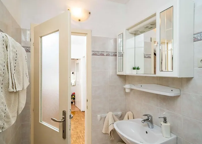 & Mara & Petrunjela - One Bedroom With Balcony And Sea View Daire Cavtat