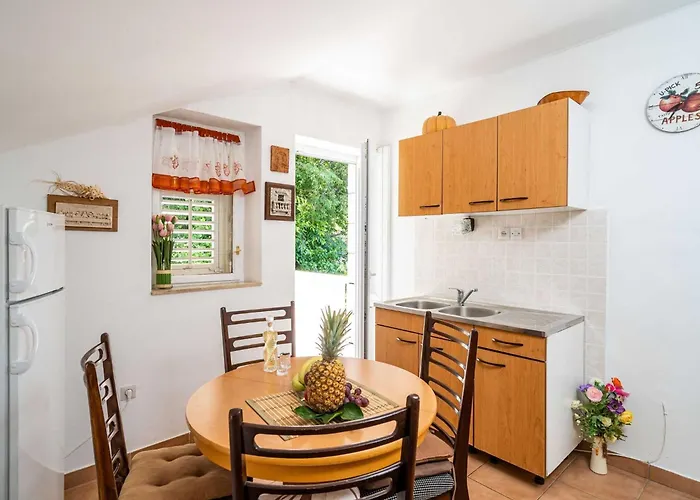 & Mara & Petrunjela - One Bedroom With Balcony And Sea View *