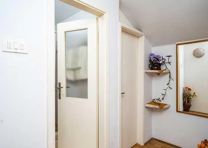 & Mara & Petrunjela - One Bedroom With Balcony And Sea View *